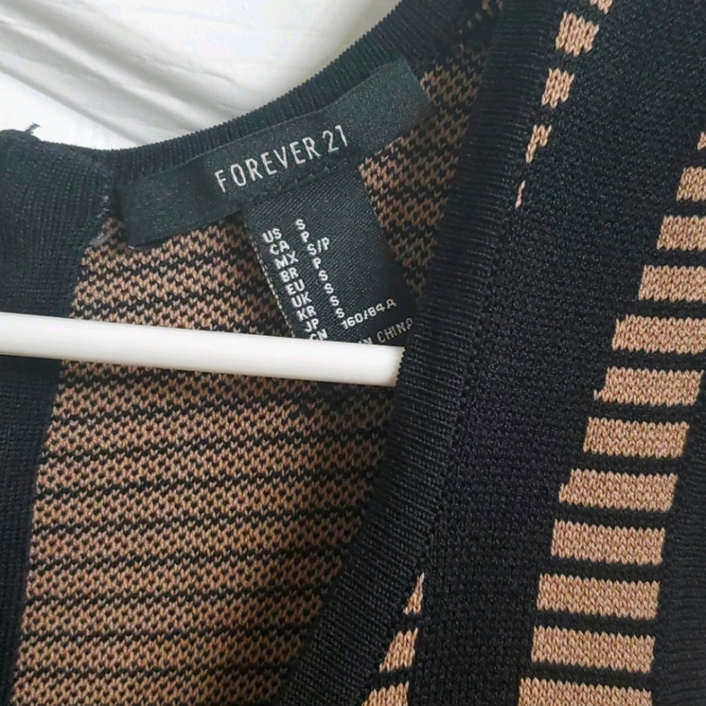FOREVER 21 DRESS - Picture 2 of 4